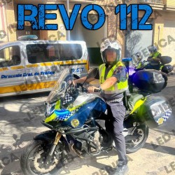 Kit para motocicleta REVO 112 frontales mástil sirena mando megafonía